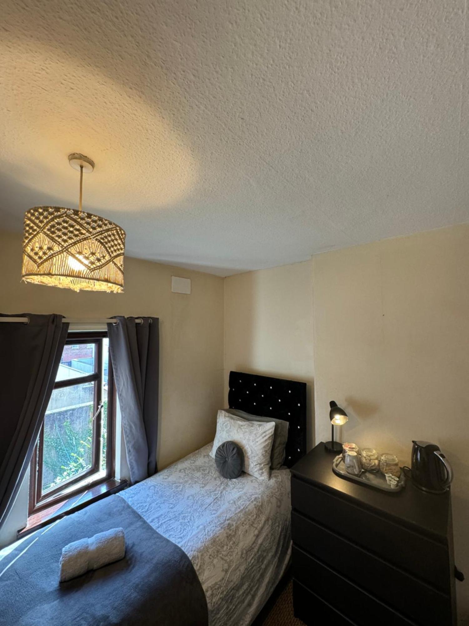 House In Antrim Road Otel Belfast Dış mekan fotoğraf
